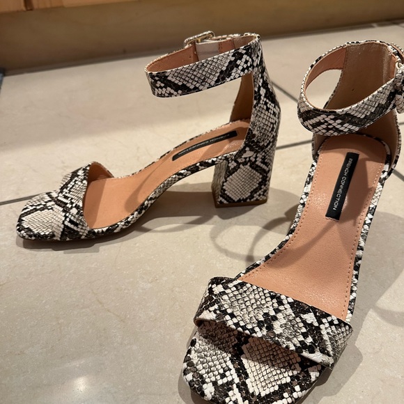 Like new French connection heels - Picture 2 of 11